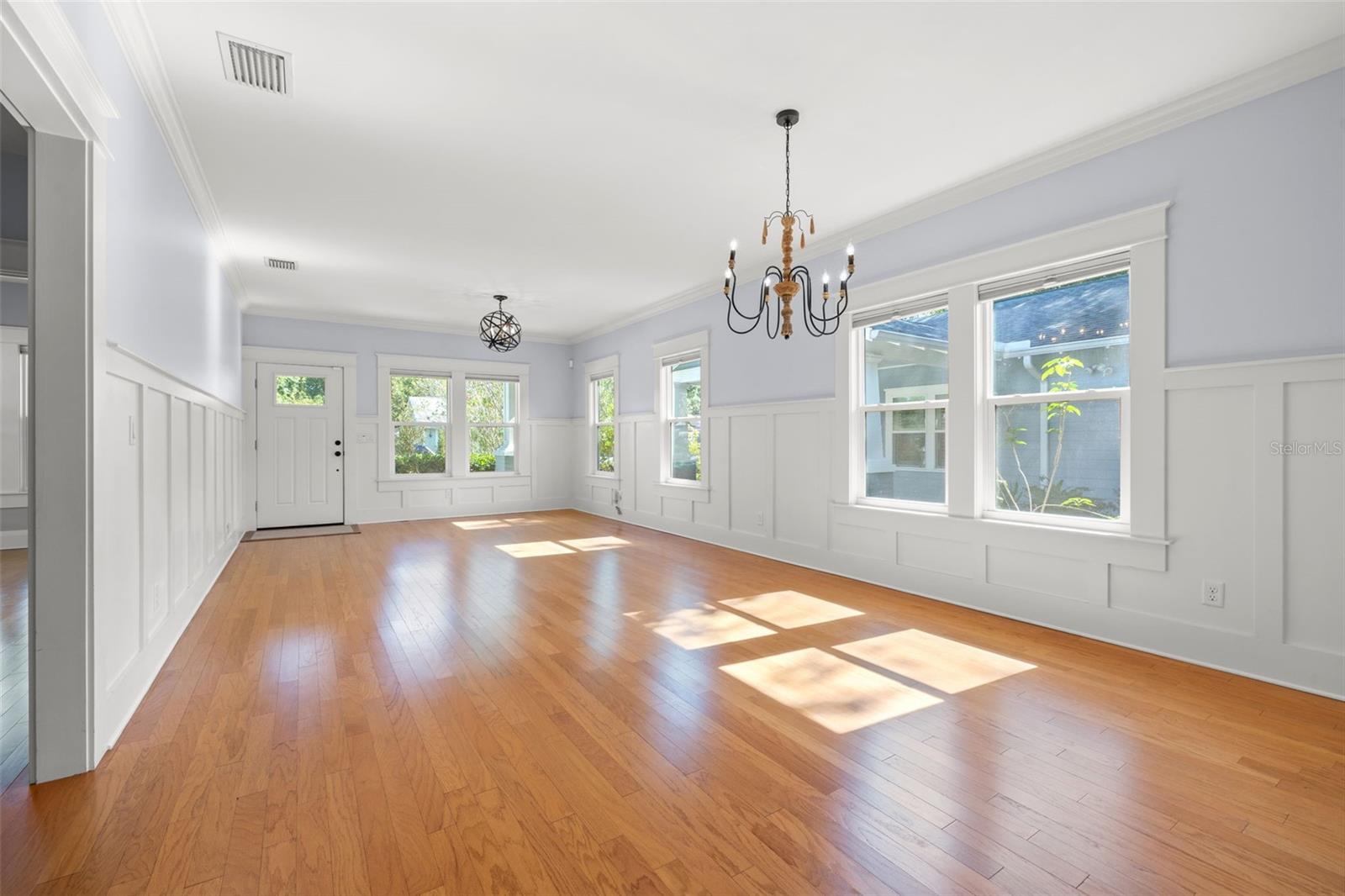 Image 11 of 48 For 410 Chelsea Street