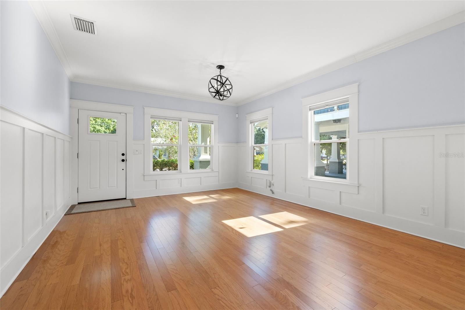 Image 12 of 48 For 410 Chelsea Street