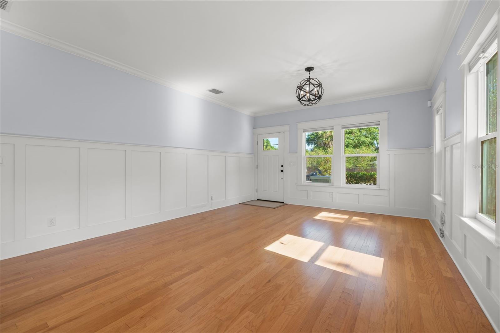 Image 13 of 48 For 410 Chelsea Street