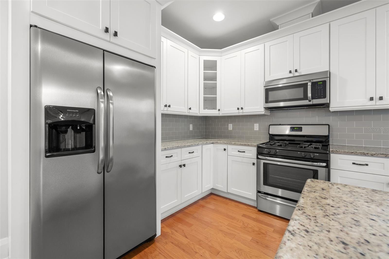 Image 18 of 48 For 410 Chelsea Street