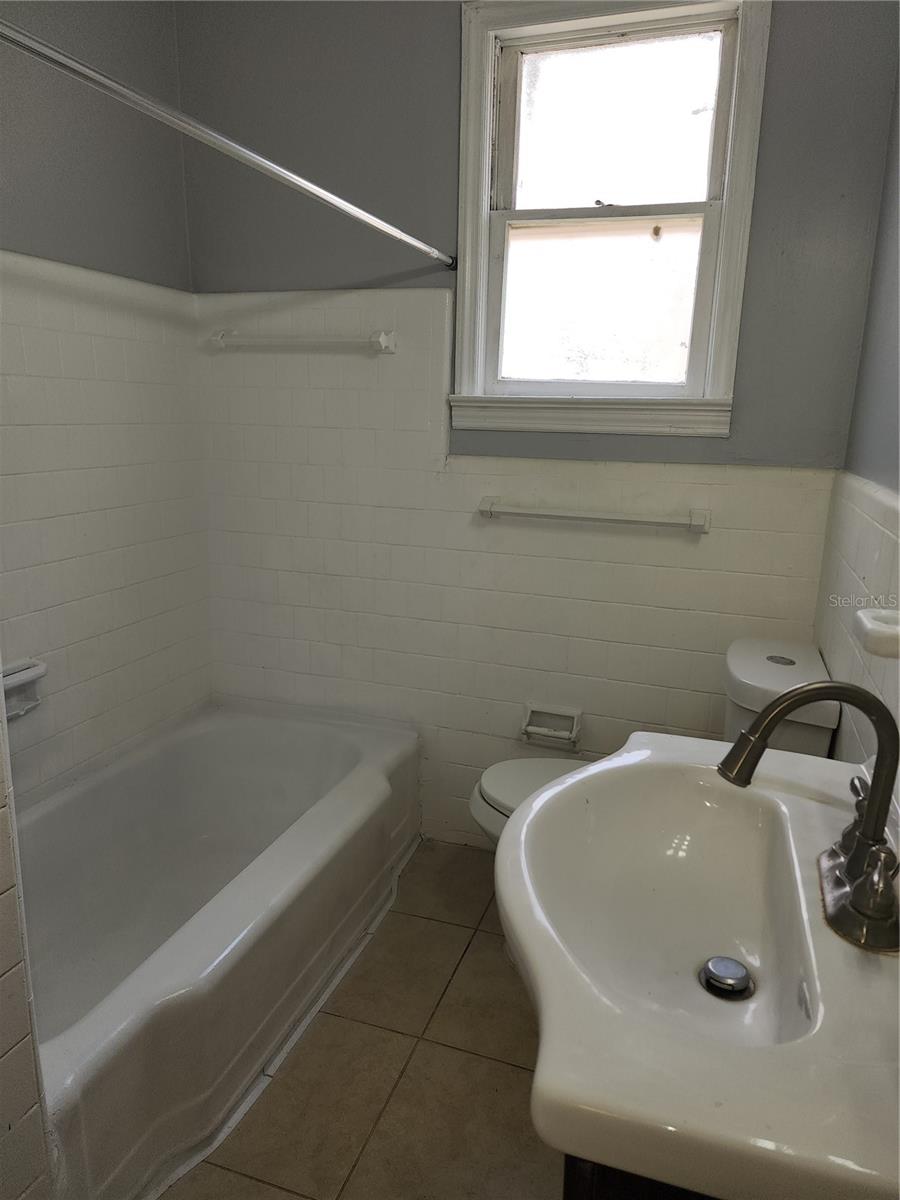 Image 5 of 5 For 1238 Cleveland Street
