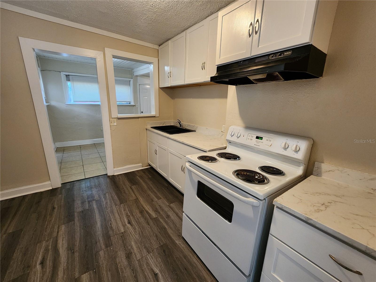 Image 3 of 5 For 1525 9th Street
