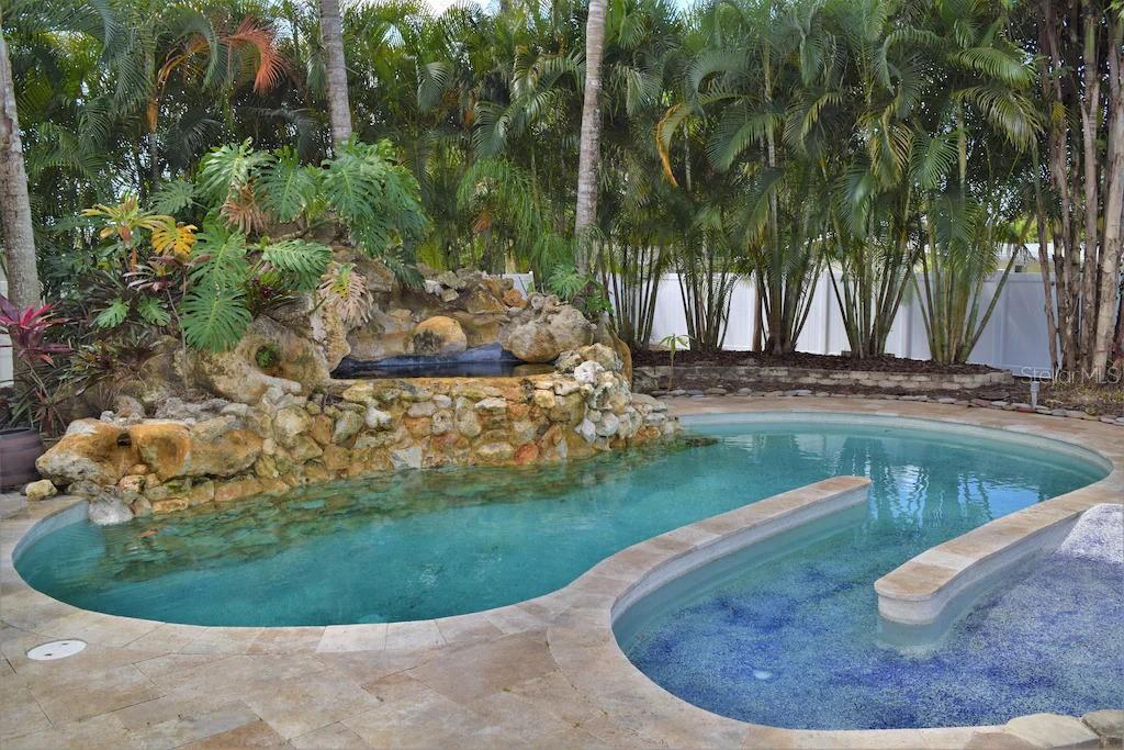 Details for 2226 Siesta Drive, SARASOTA, FL 34239