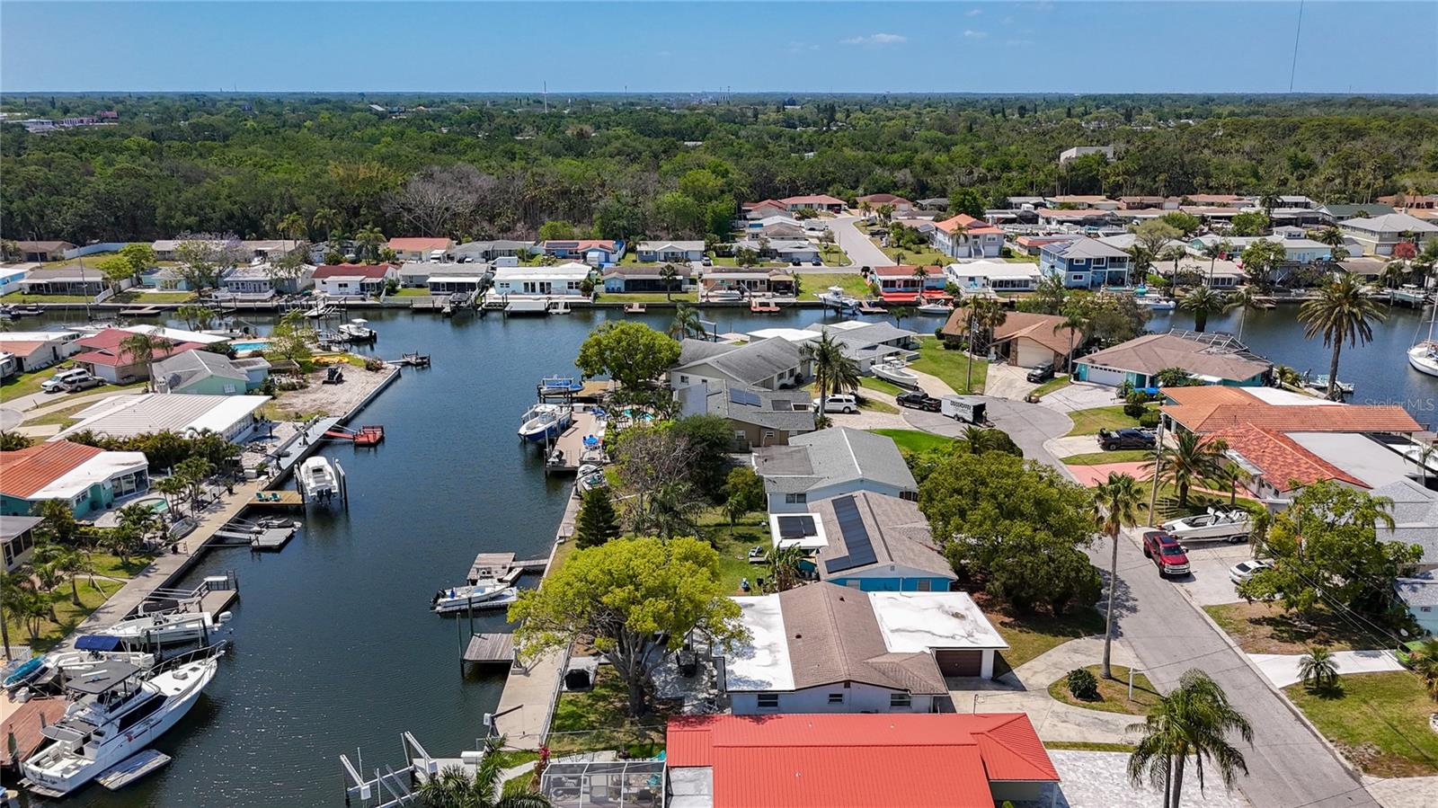 Listing photo id 8 for 4920 Pelican Drive