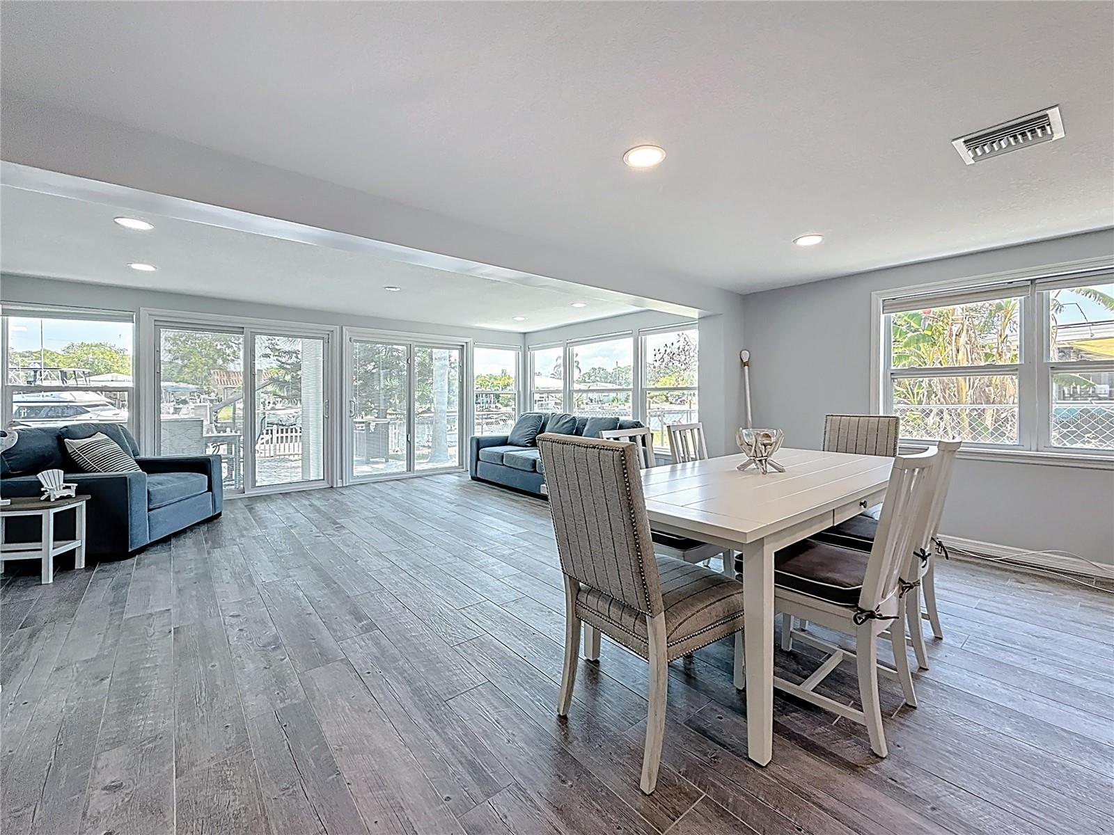 Listing photo id 19 for 4920 Pelican Drive