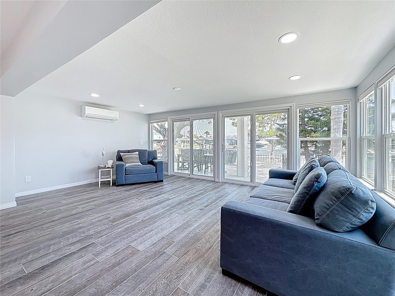 Listing photo id 23 for 4920 Pelican Drive
