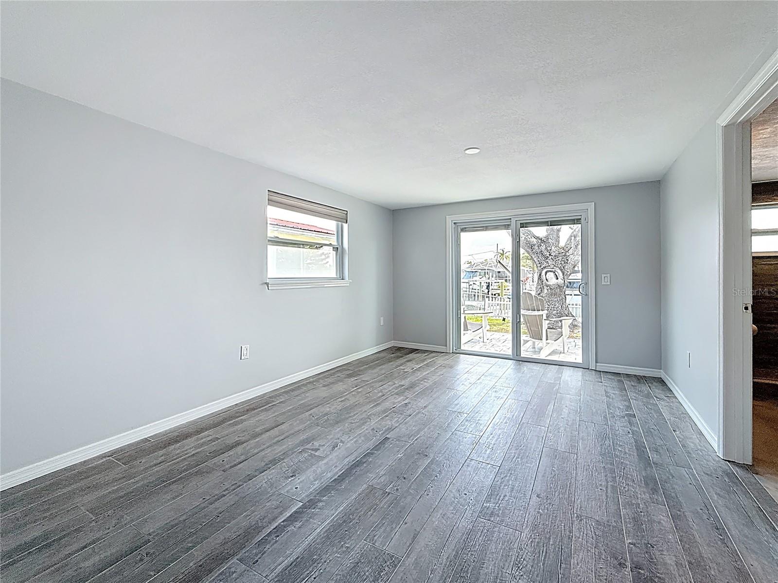 Listing photo id 27 for 4920 Pelican Drive