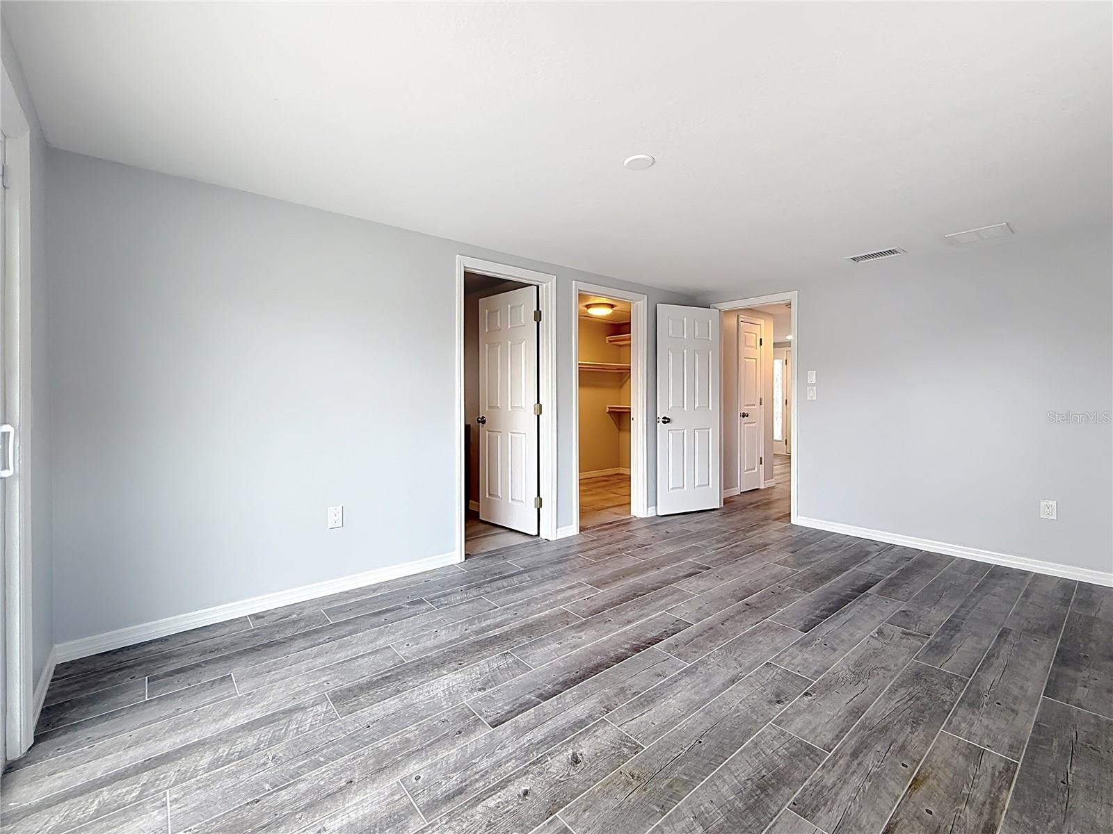 Listing photo id 28 for 4920 Pelican Drive