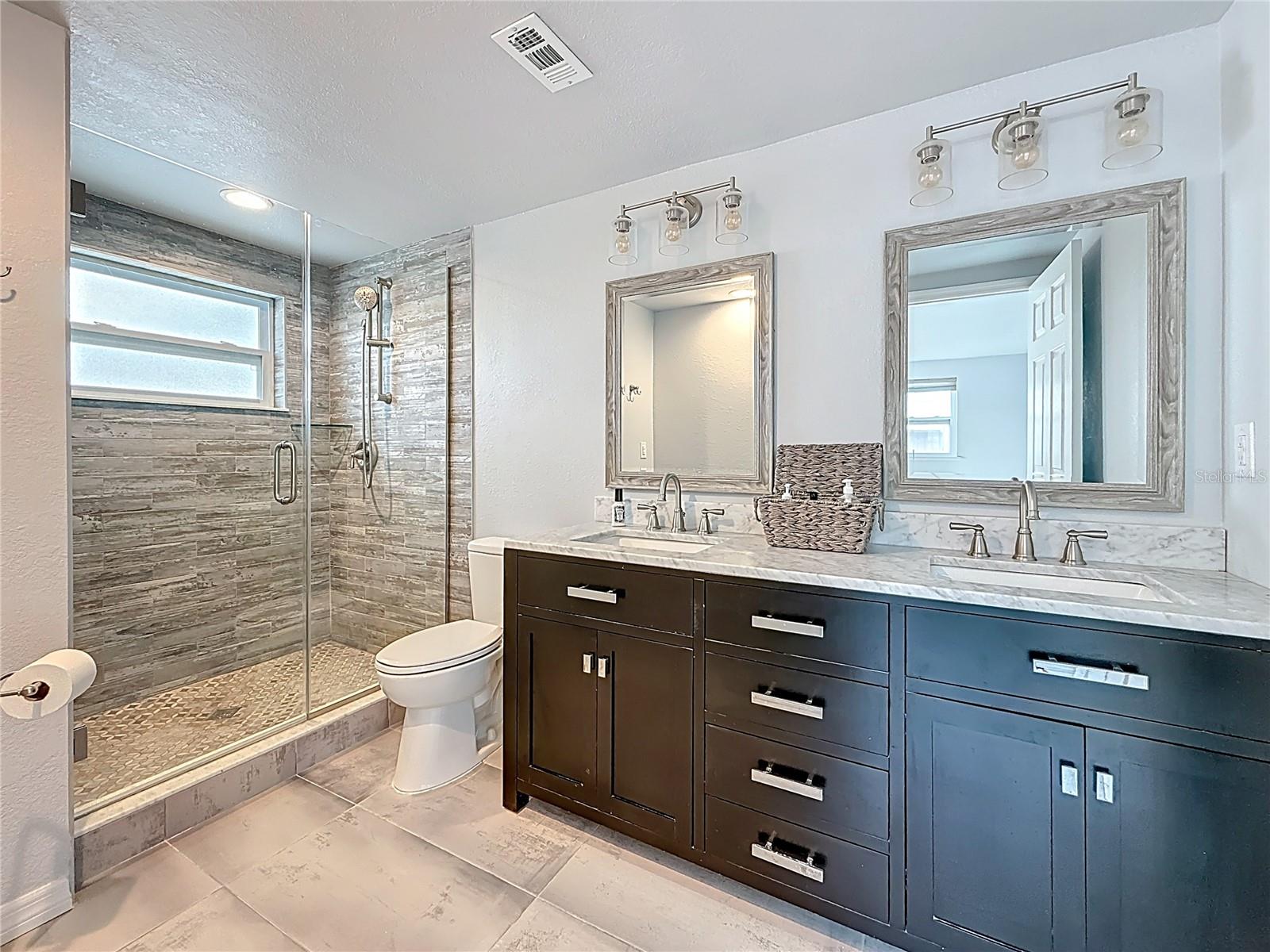 Listing photo id 32 for 4920 Pelican Drive