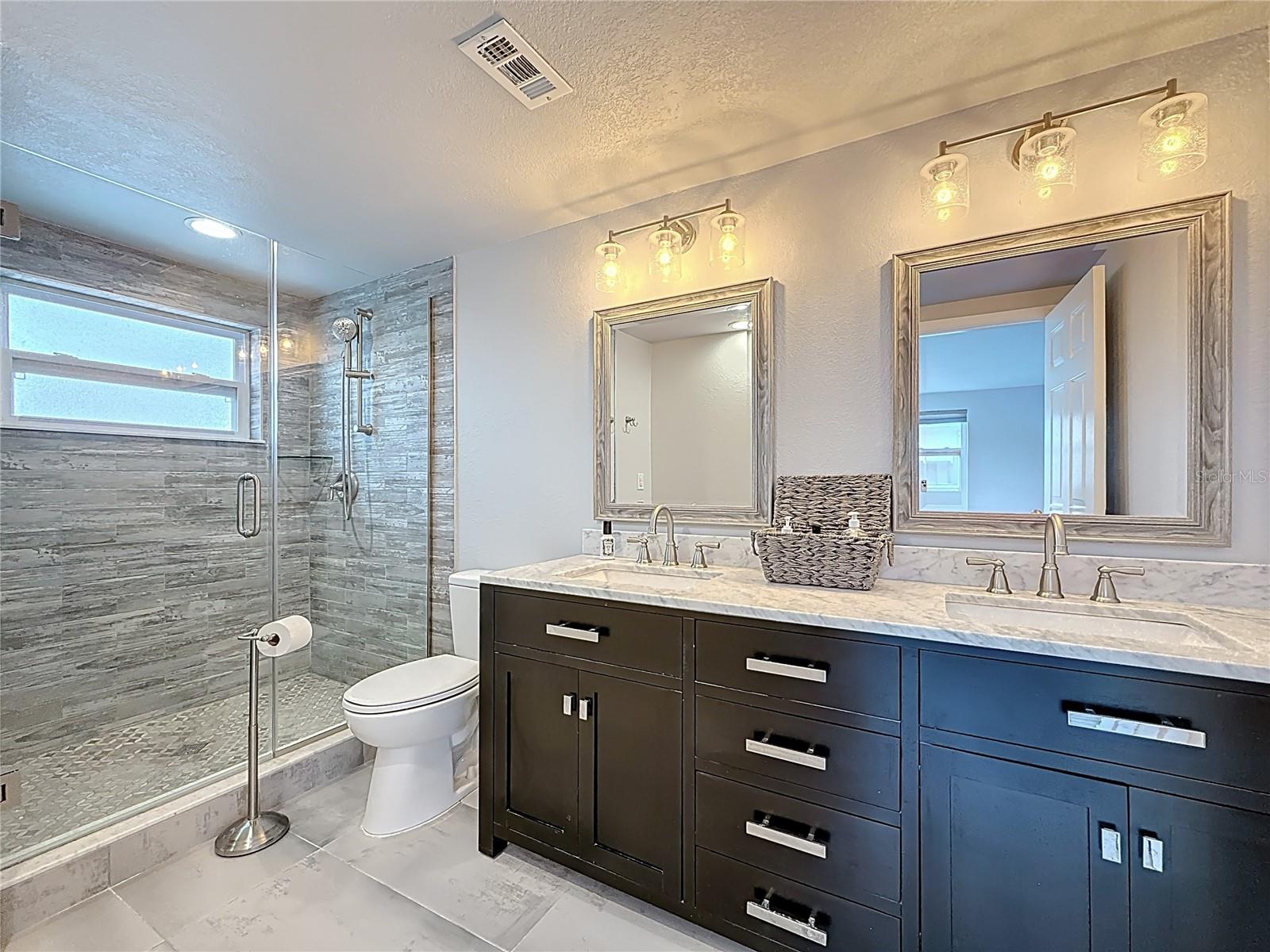 Listing photo id 33 for 4920 Pelican Drive