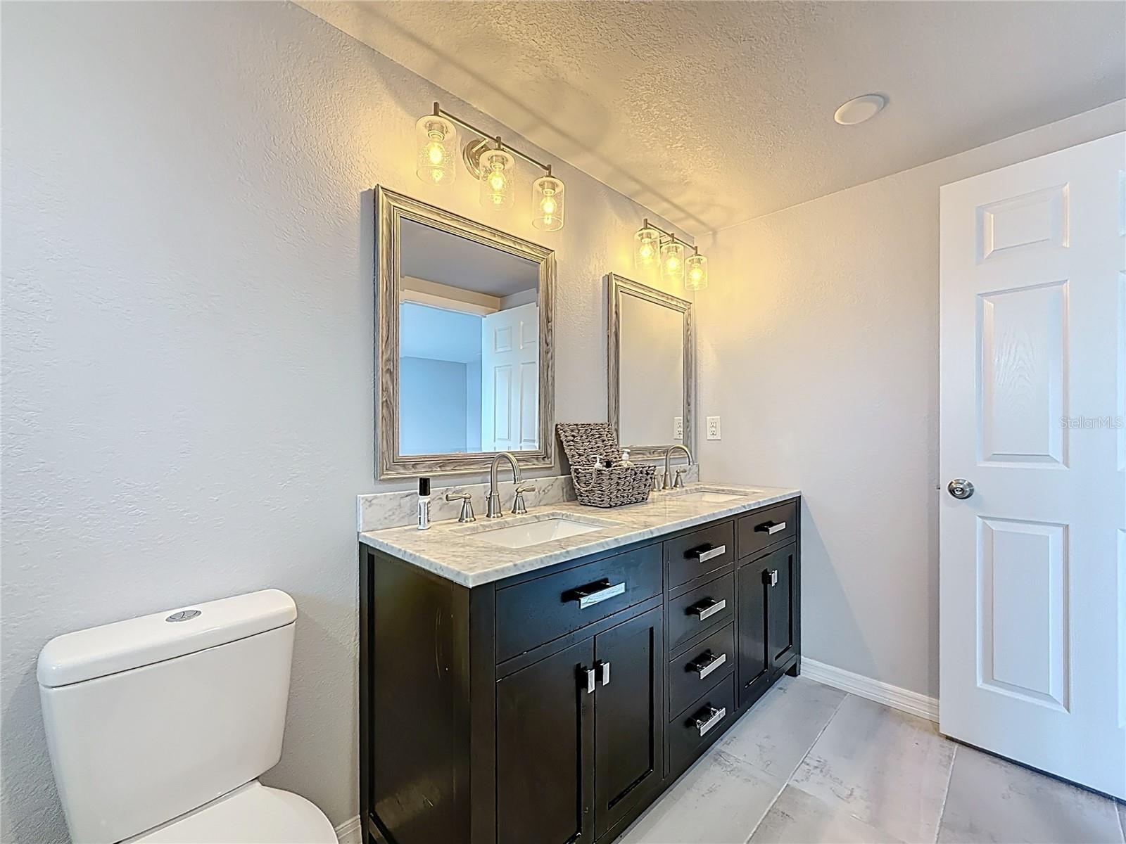 Listing photo id 34 for 4920 Pelican Drive
