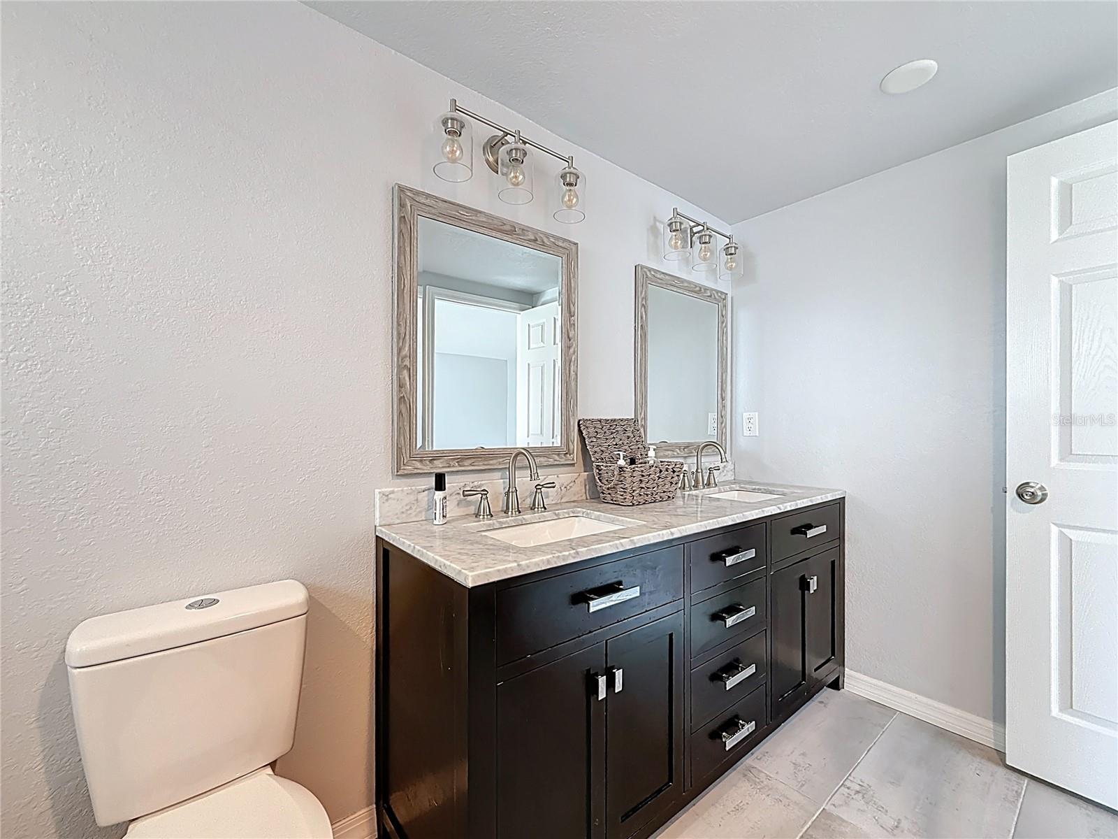 Listing photo id 35 for 4920 Pelican Drive