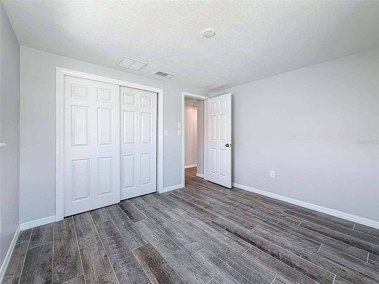 Listing photo id 40 for 4920 Pelican Drive