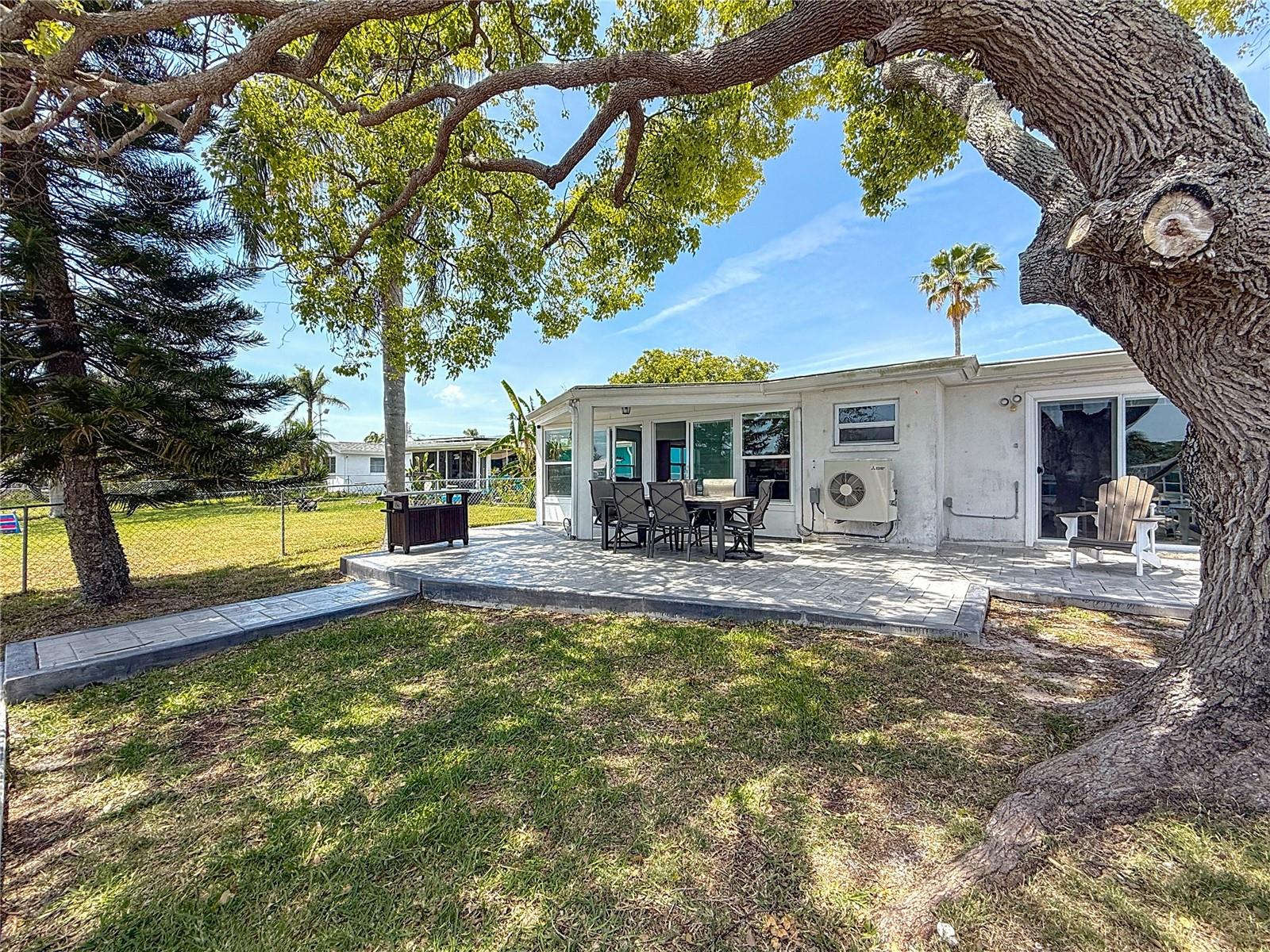 Listing photo id 47 for 4920 Pelican Drive