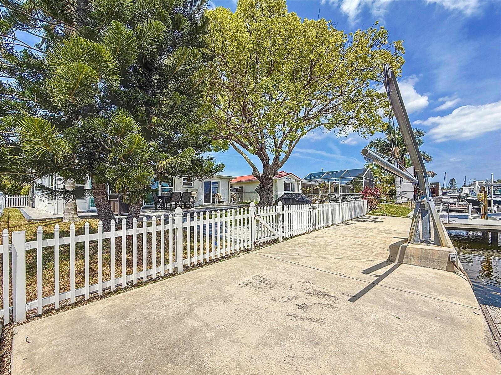 Listing photo id 49 for 4920 Pelican Drive