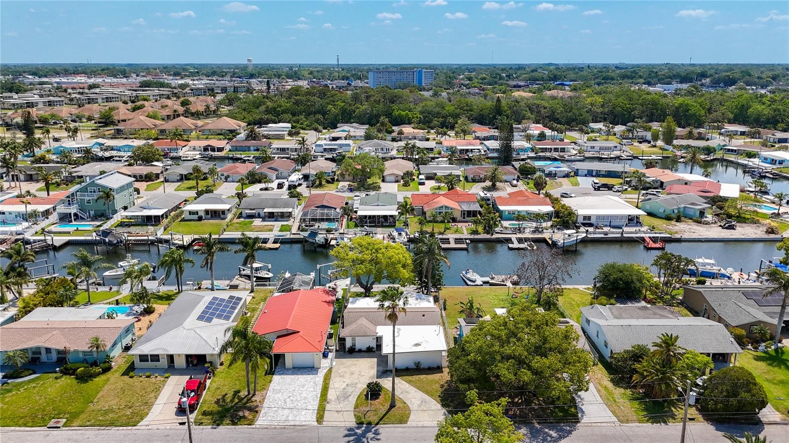 Listing photo id 6 for 4920 Pelican Drive