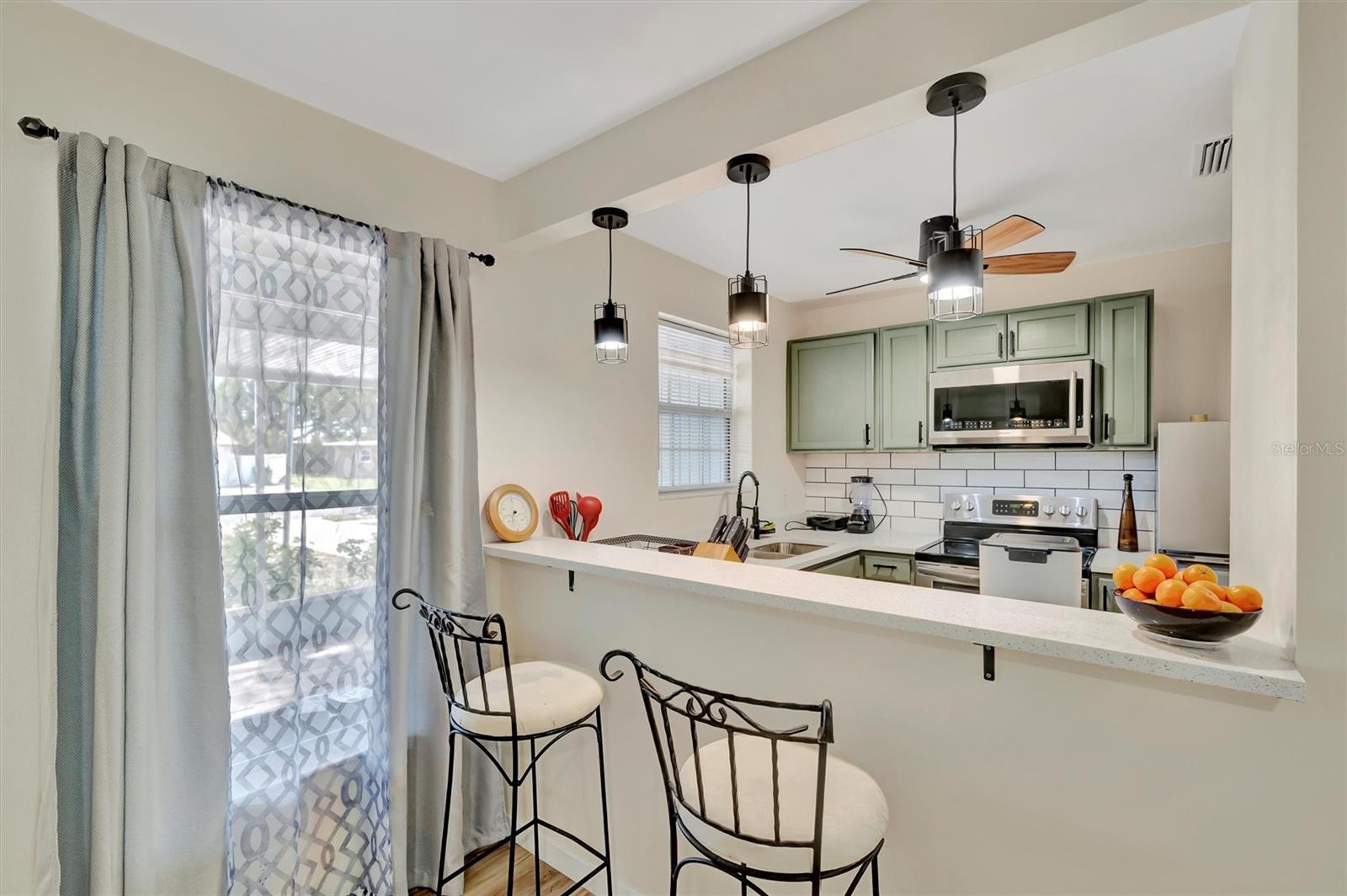 Listing photo id 9 for 15591 Darien Way