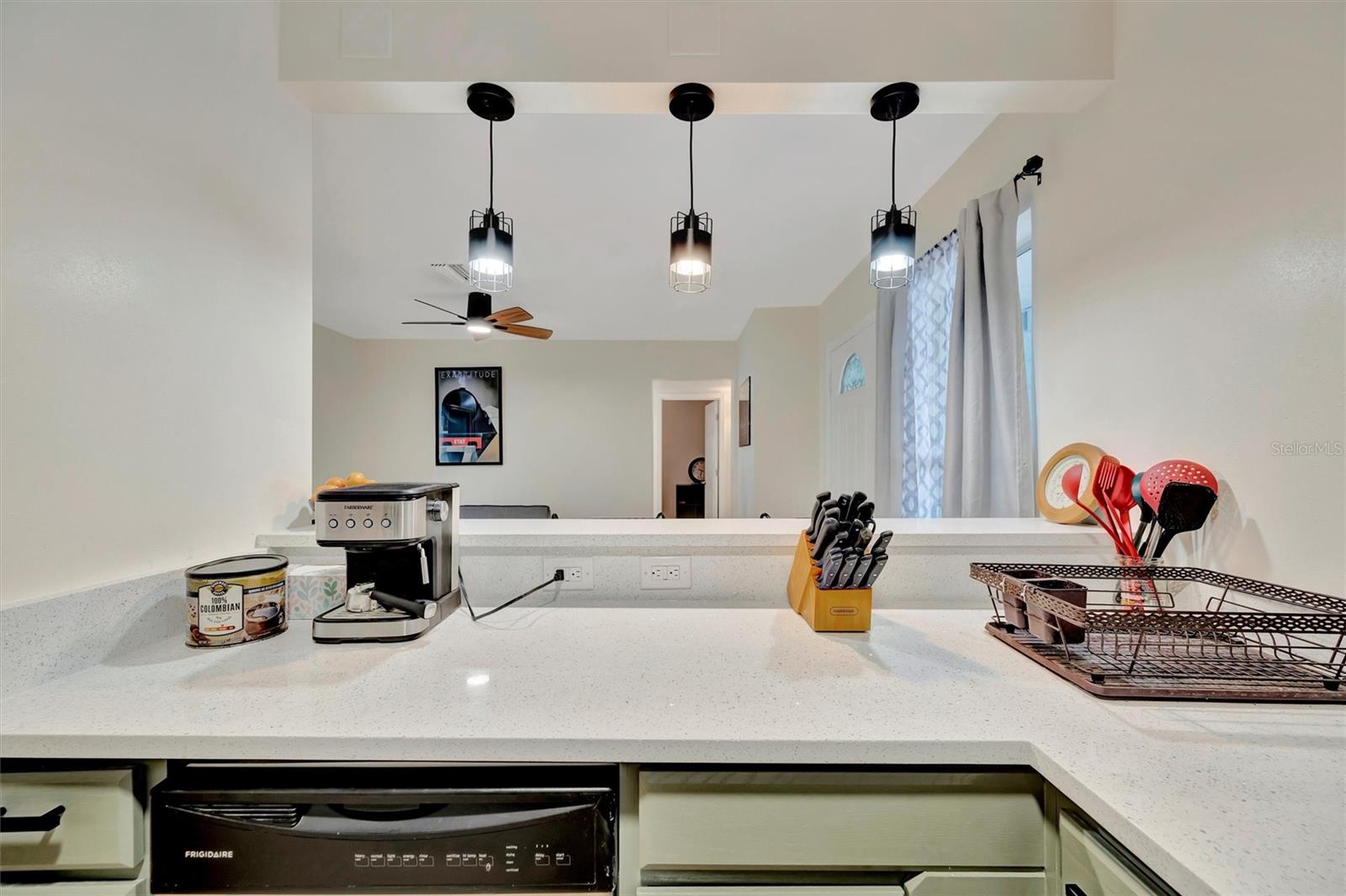 Listing photo id 17 for 15591 Darien Way