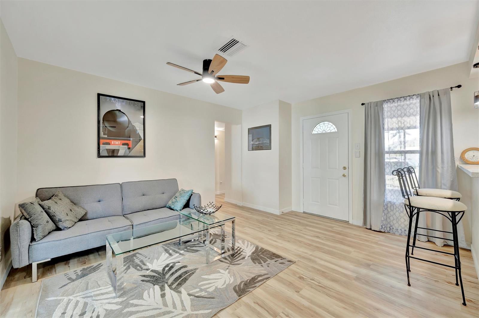 Listing photo id 19 for 15591 Darien Way