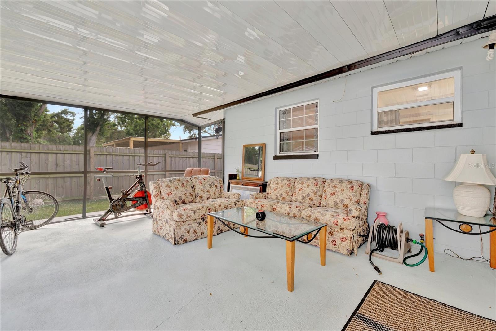 Listing photo id 29 for 15591 Darien Way