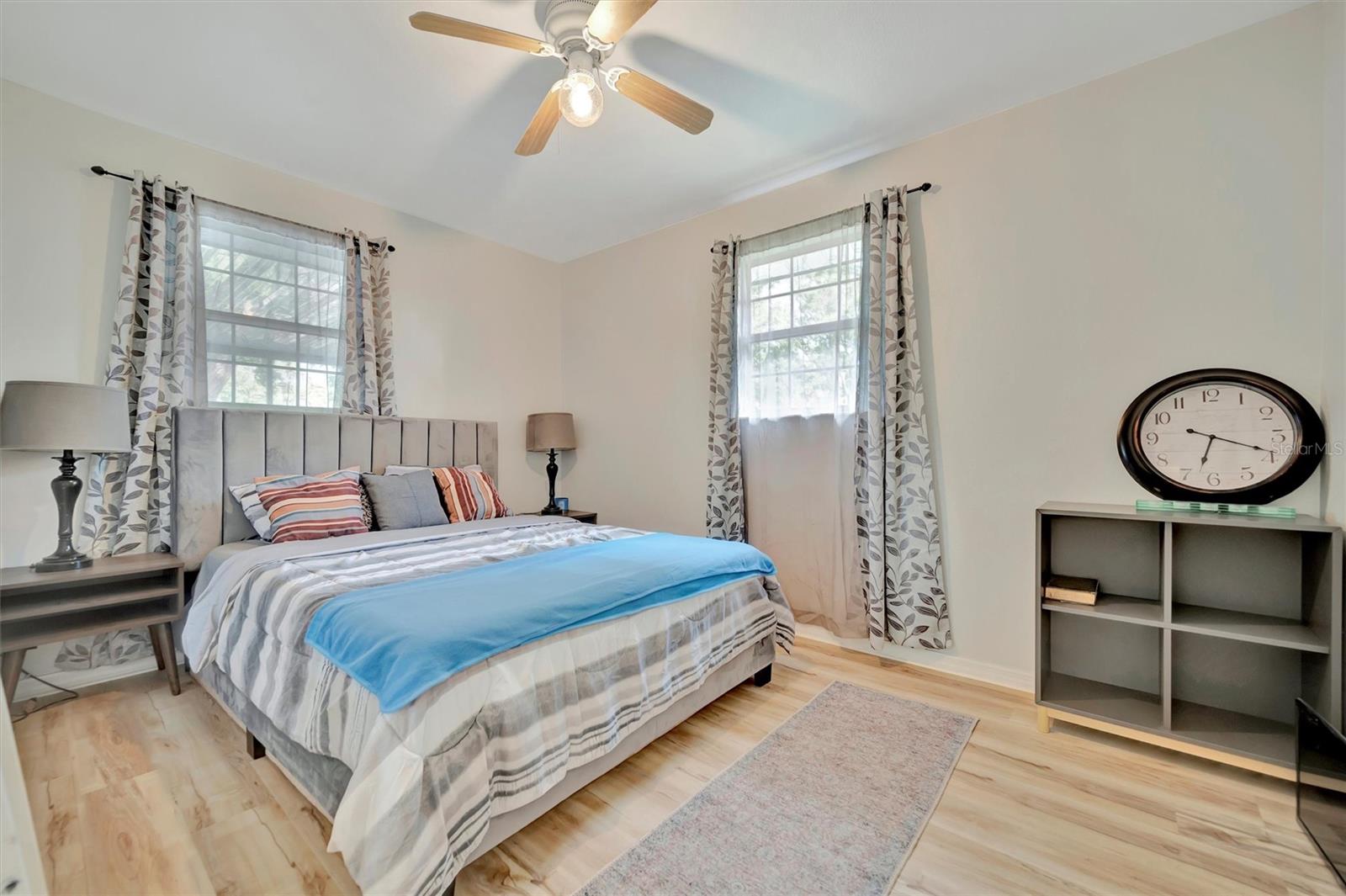 Listing photo id 34 for 15591 Darien Way