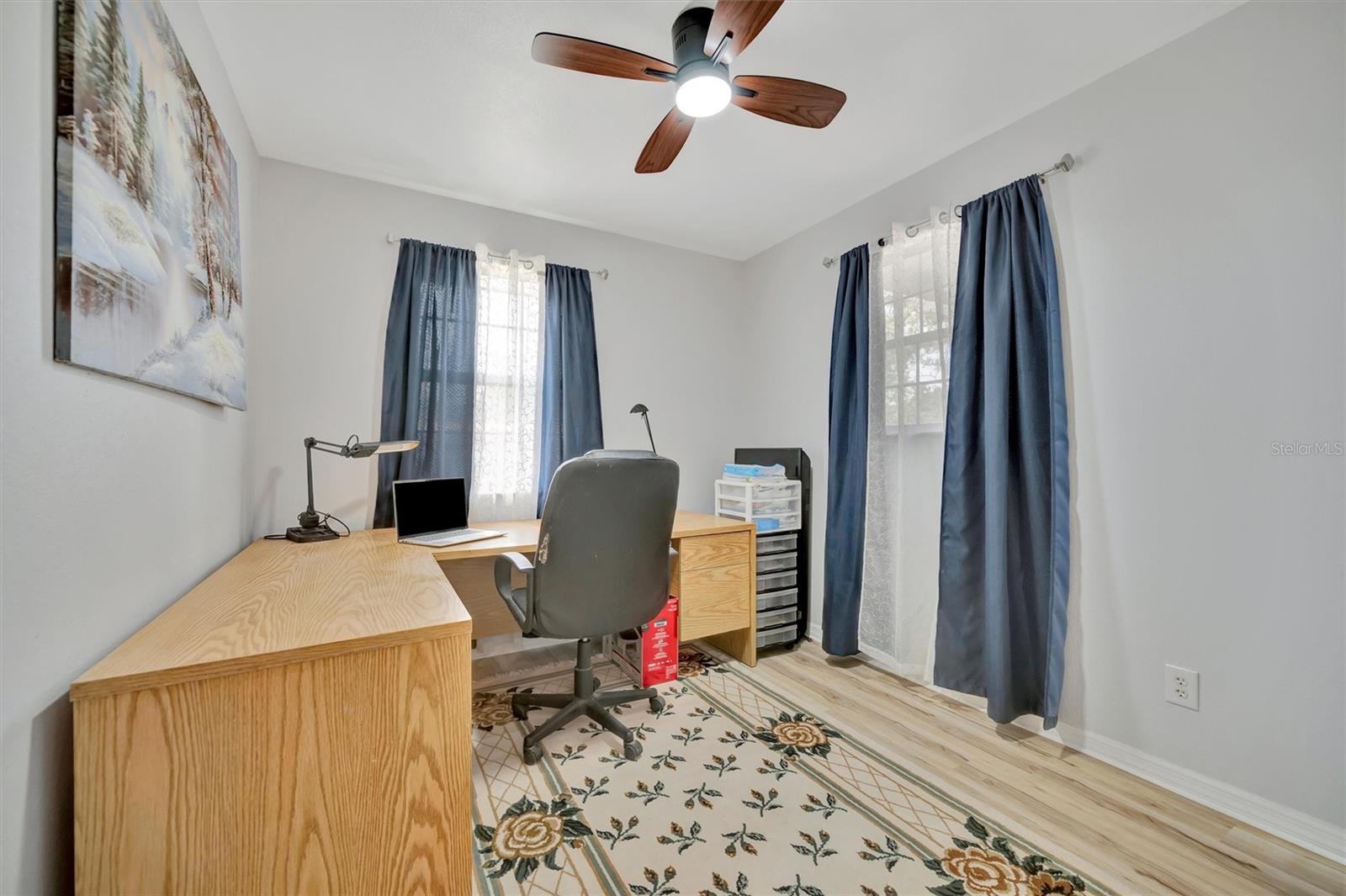 Listing photo id 40 for 15591 Darien Way