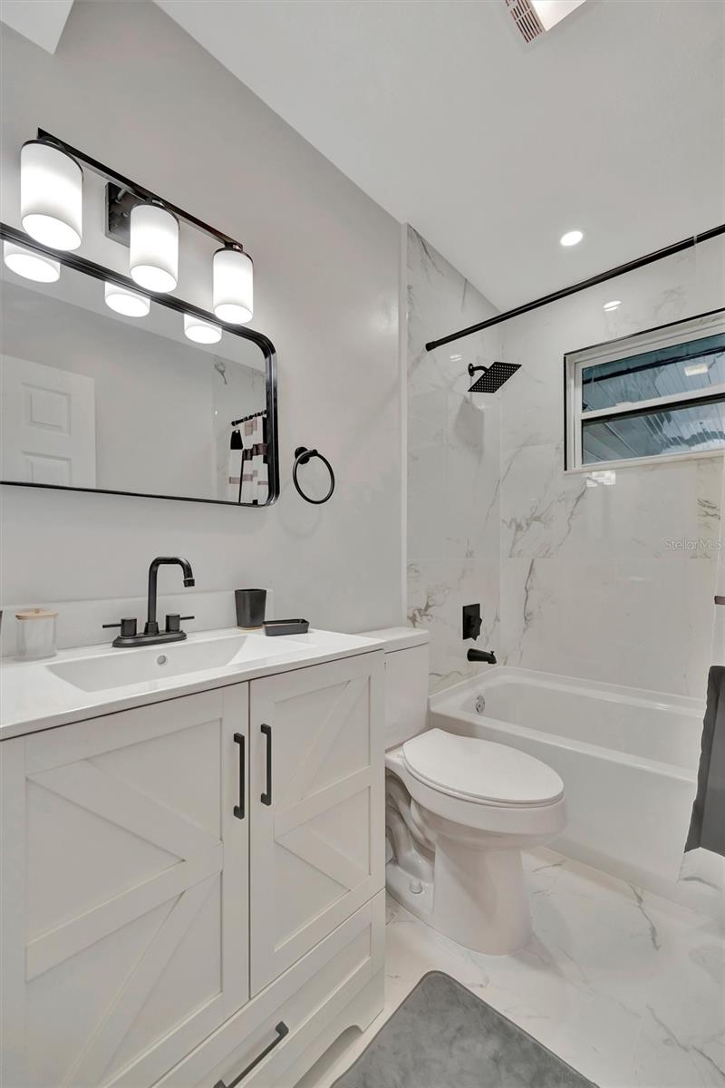 Listing photo id 42 for 15591 Darien Way
