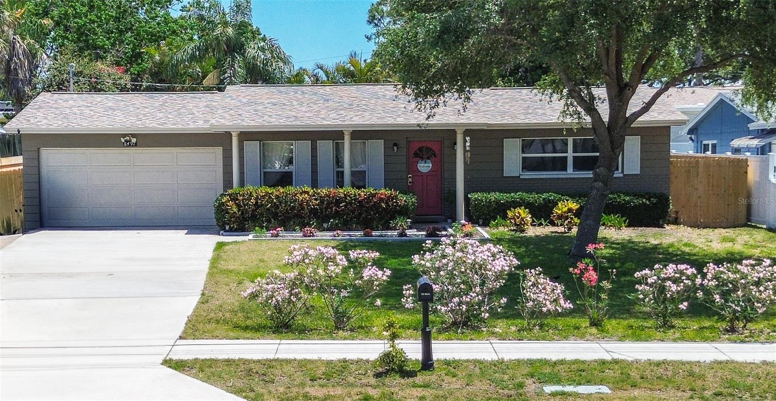 Details for 8497 137th Street, SEMINOLE, FL 33776