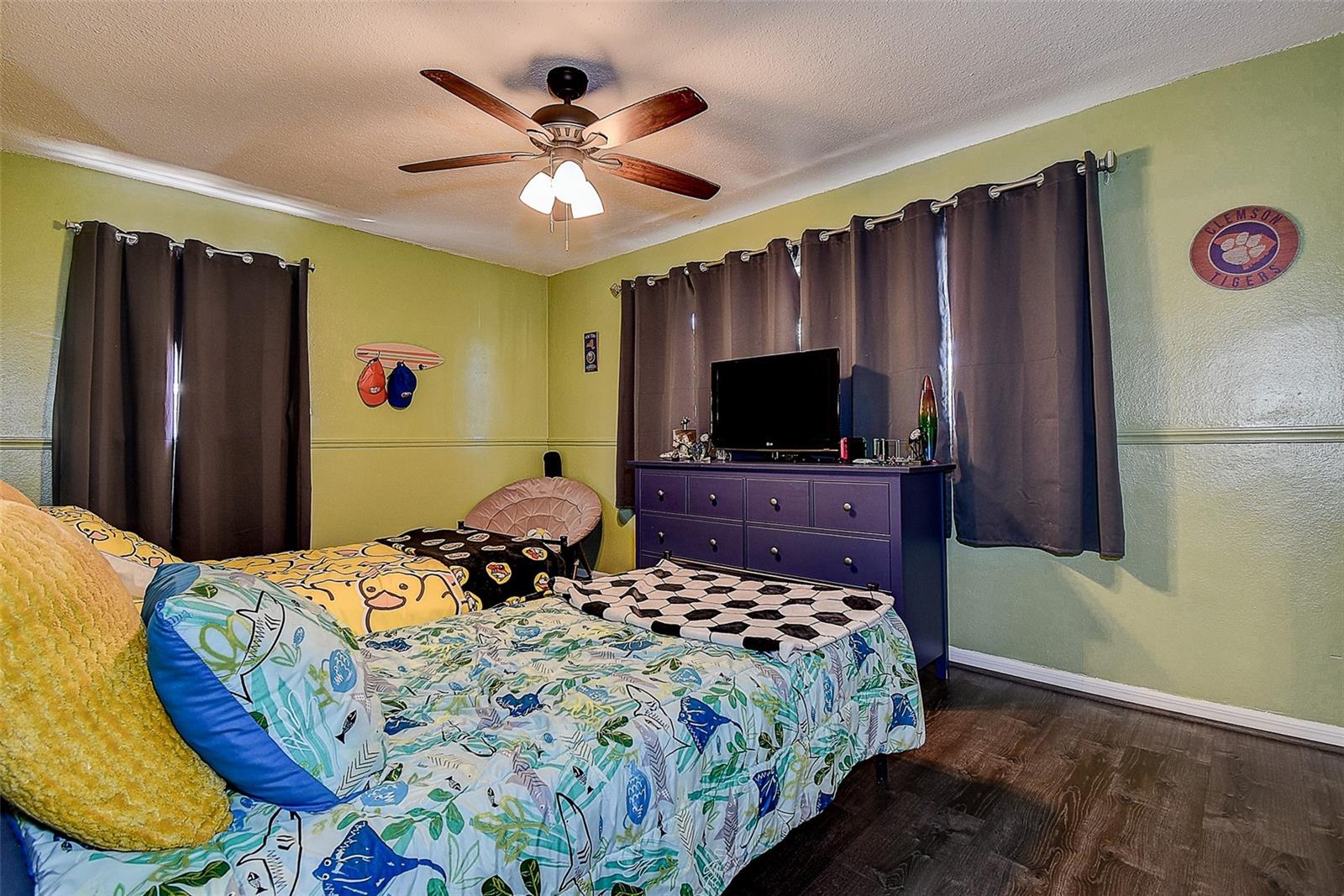 Image 23 of 35 For 8497 137th Street