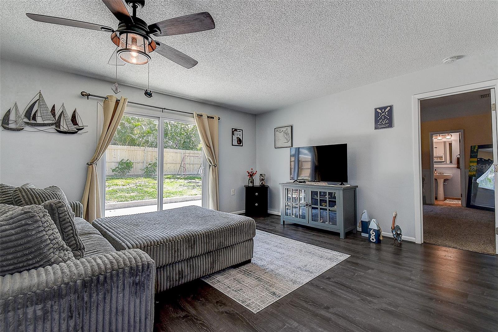 Image 9 of 35 For 8497 137th Street
