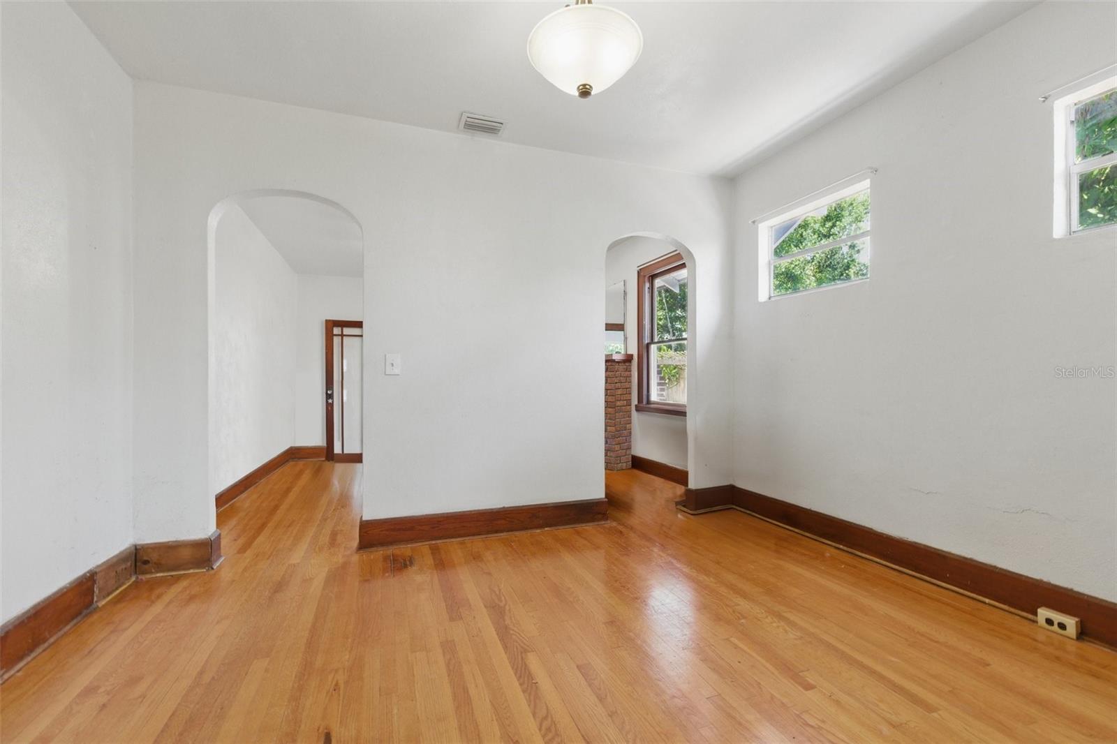 Image 10 of 35 For 2710 8th Avenue N