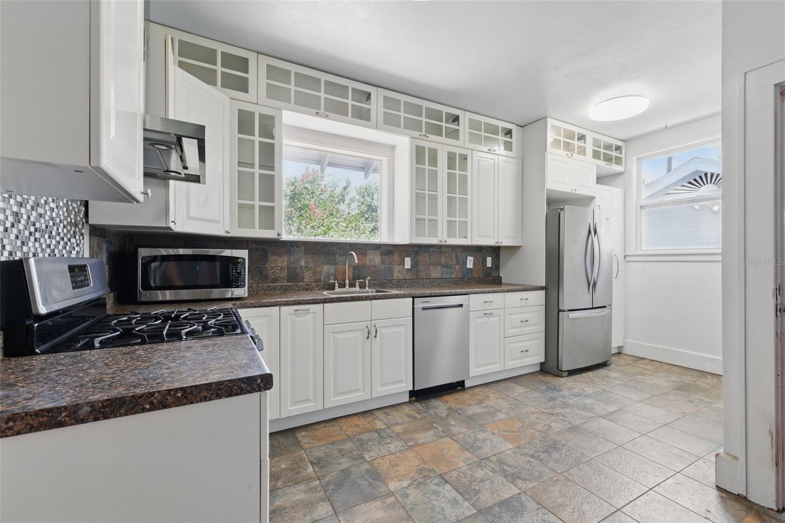 Image 11 of 35 For 2710 8th Avenue N