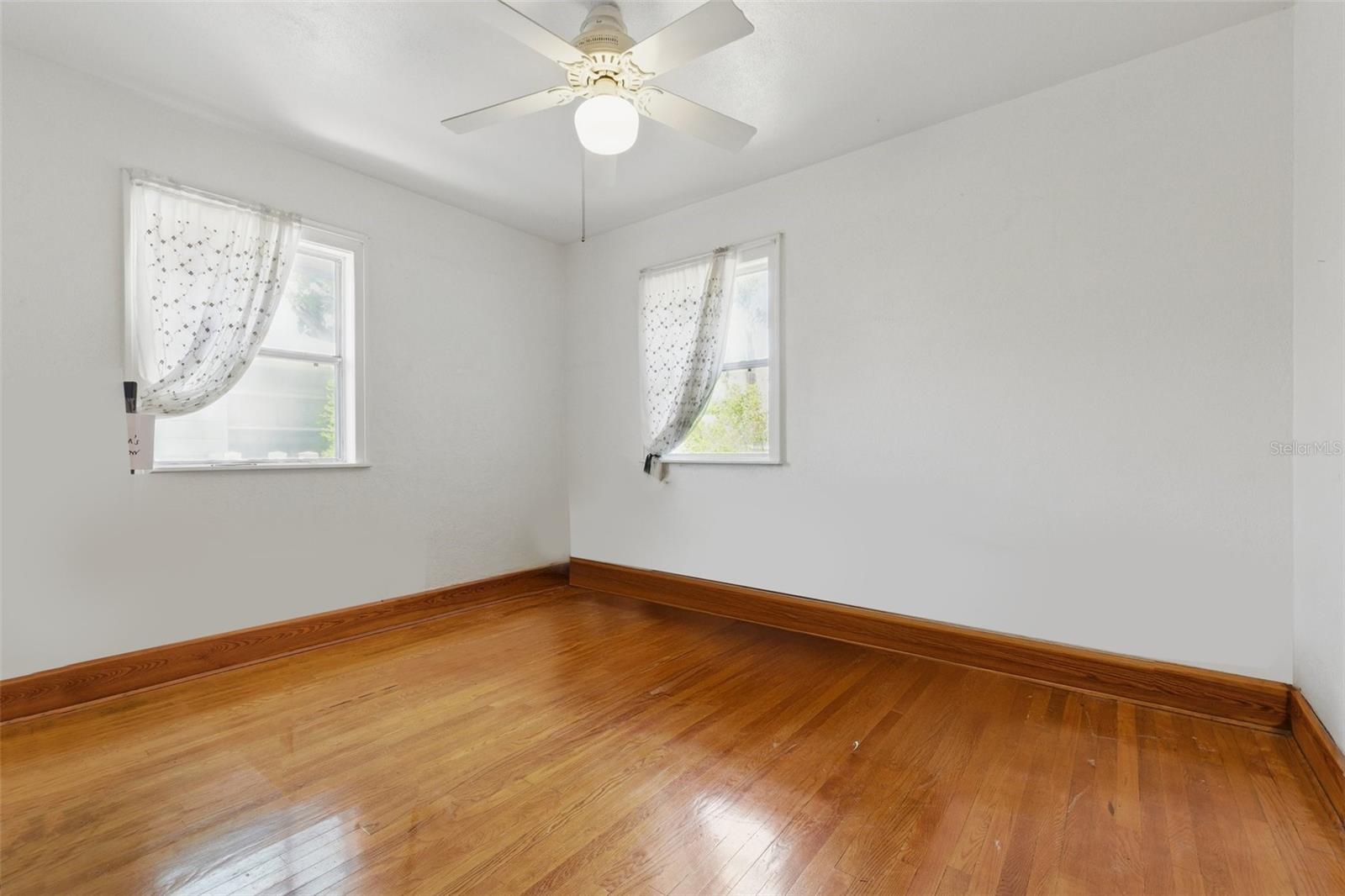 Image 16 of 35 For 2710 8th Avenue N