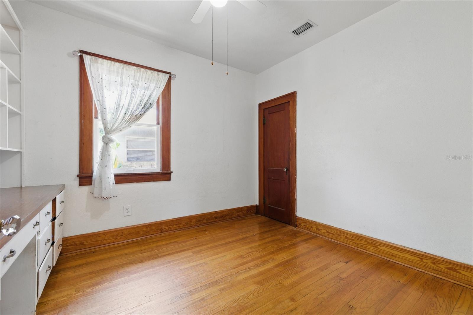 Image 17 of 35 For 2710 8th Avenue N