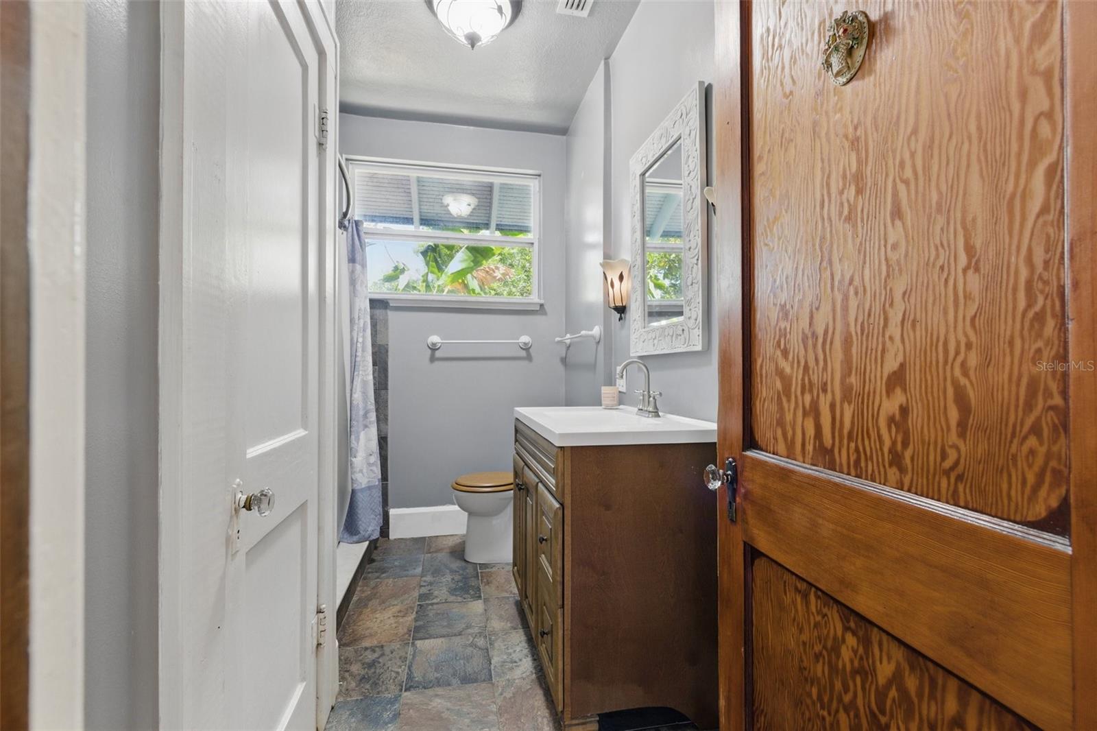 Image 19 of 35 For 2710 8th Avenue N