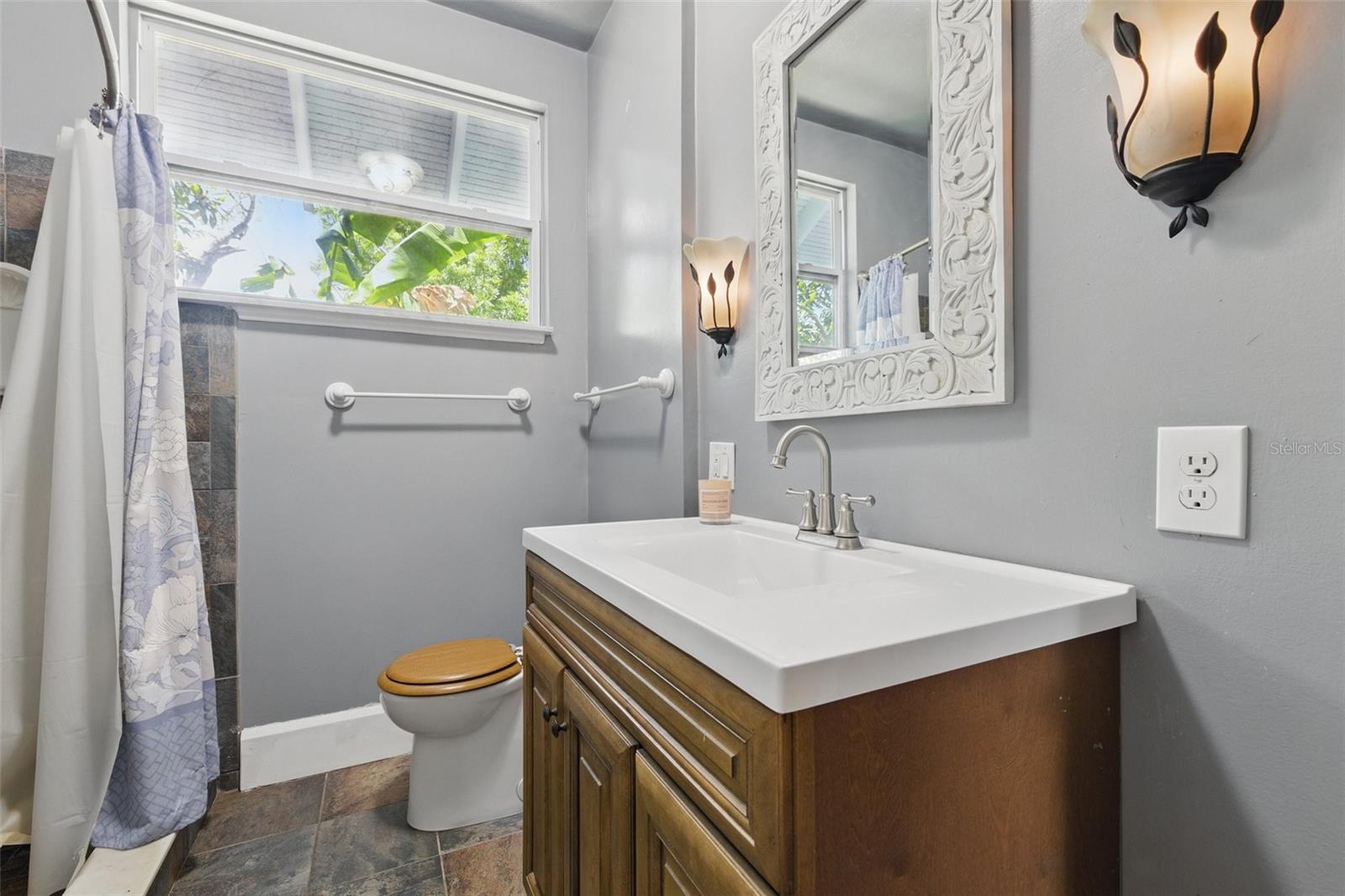Image 20 of 35 For 2710 8th Avenue N