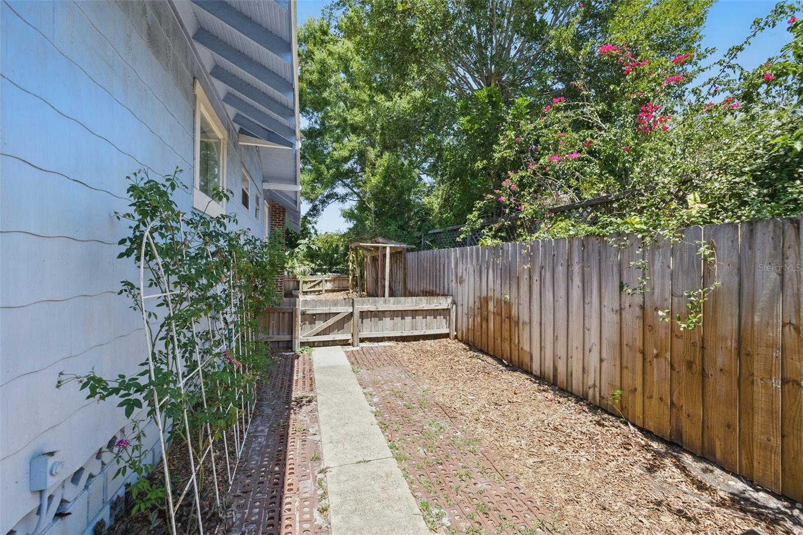 Image 27 of 35 For 2710 8th Avenue N
