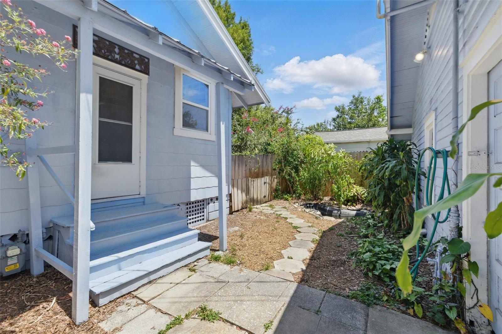 Image 28 of 35 For 2710 8th Avenue N