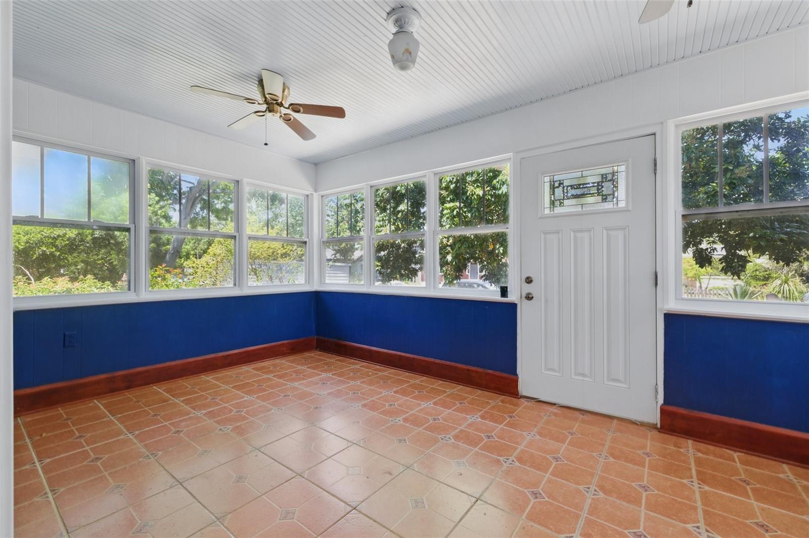 Image 5 of 35 For 2710 8th Avenue N