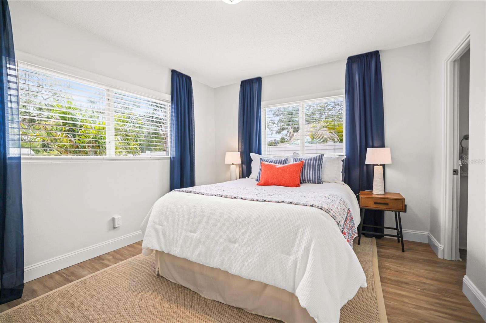 Image 12 of 36 For 14330 Oliver Street