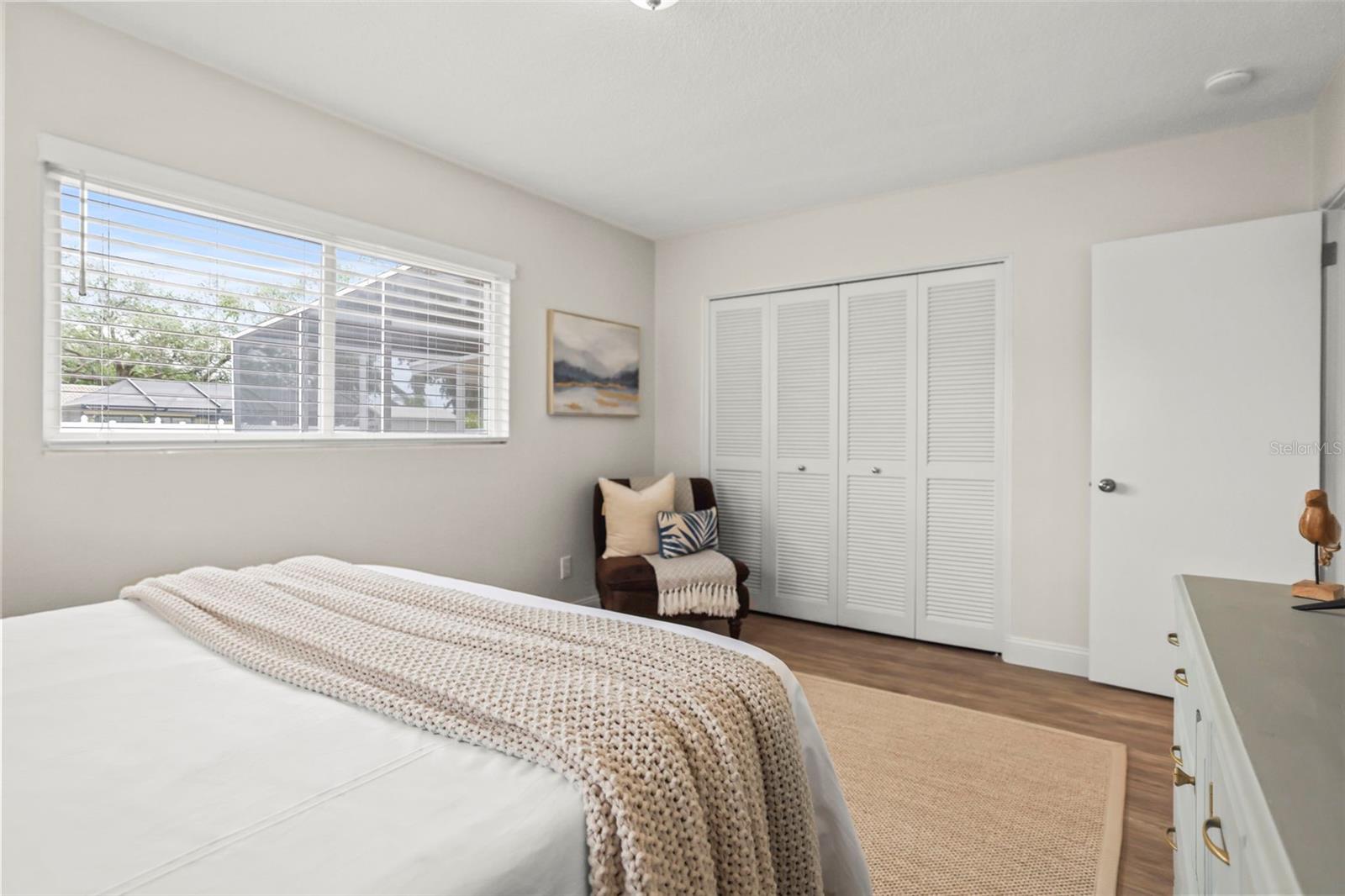 Image 18 of 36 For 14330 Oliver Street