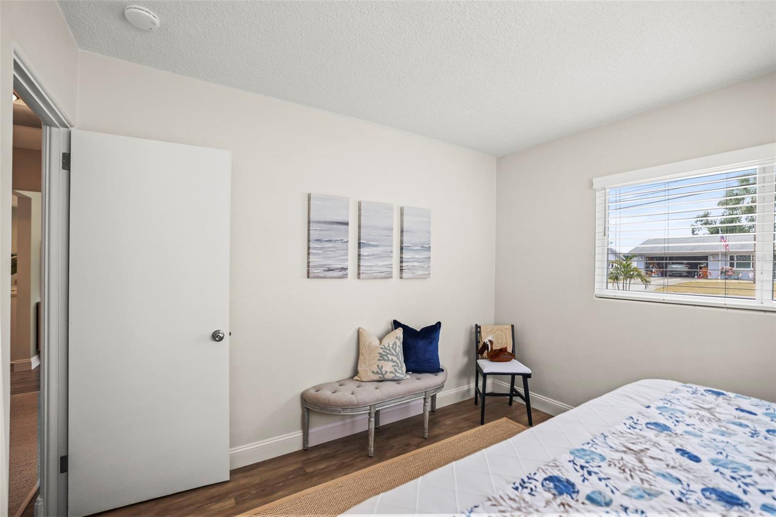 Image 21 of 36 For 14330 Oliver Street