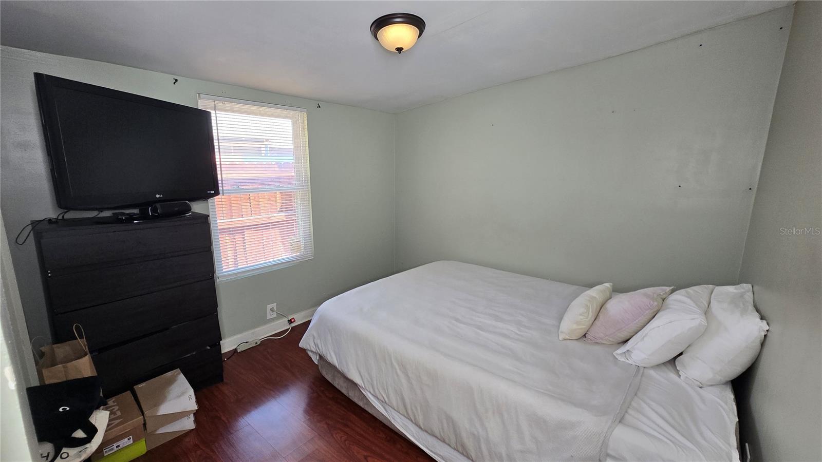 Image 7 of 14 For 342 40th Street N
