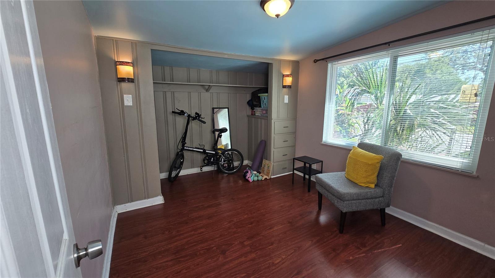 Image 8 of 14 For 342 40th Street N