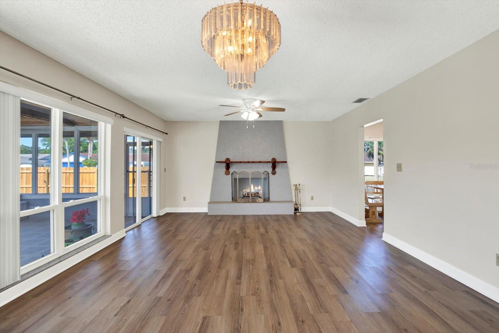 Image 13 of 38 For 8520 Woodall Court