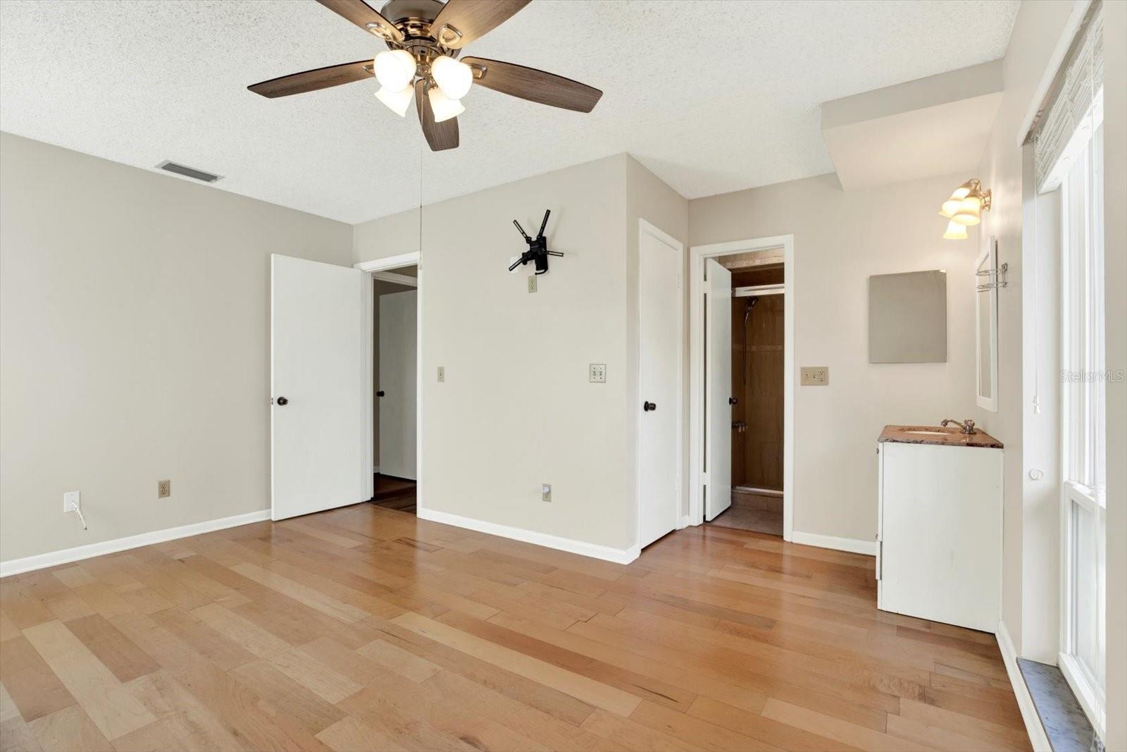 Image 14 of 38 For 8520 Woodall Court