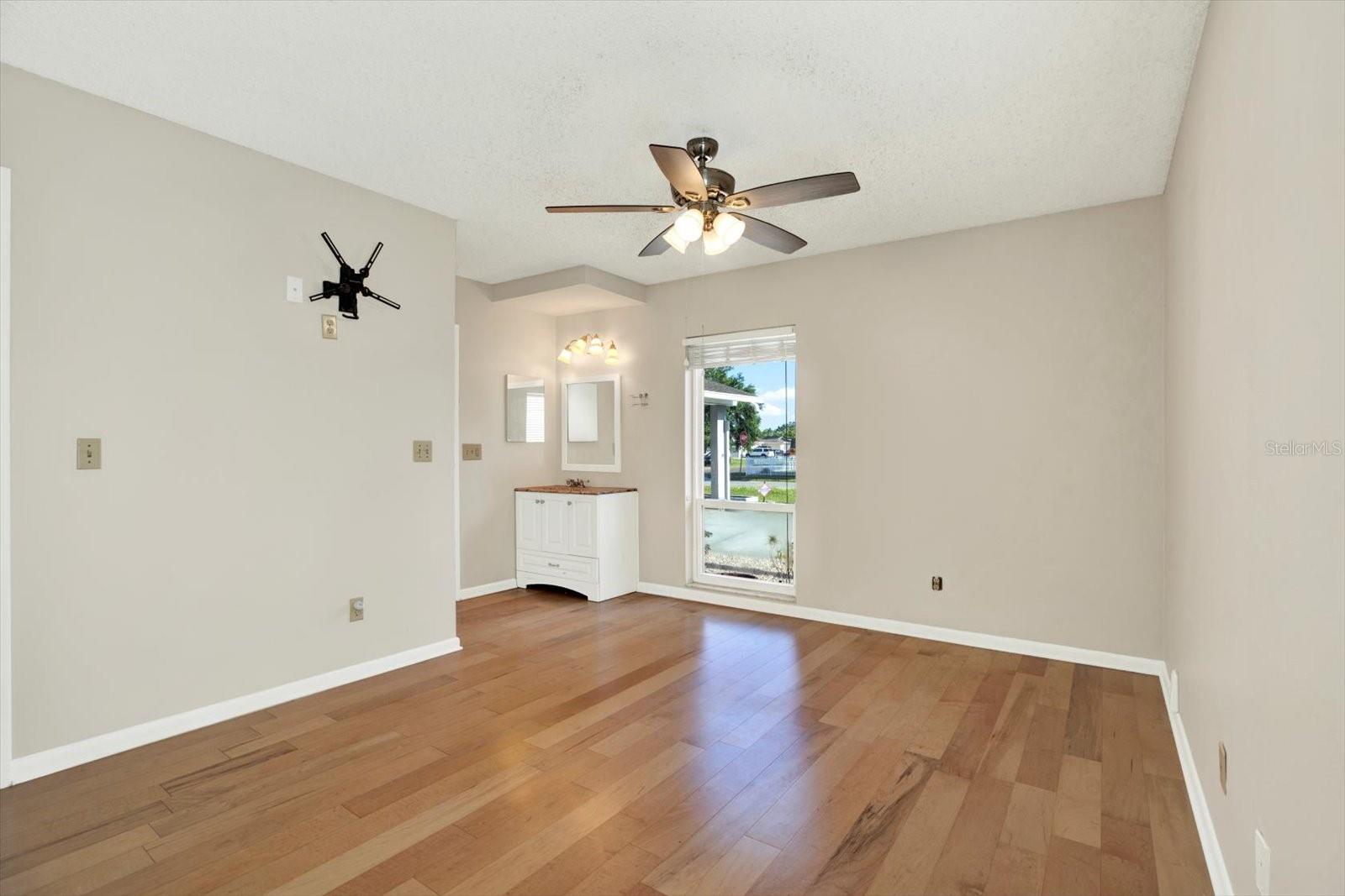 Image 15 of 38 For 8520 Woodall Court