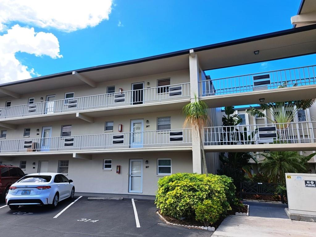 Details for 9940 47th Avenue N 108, ST PETERSBURG, FL 33708