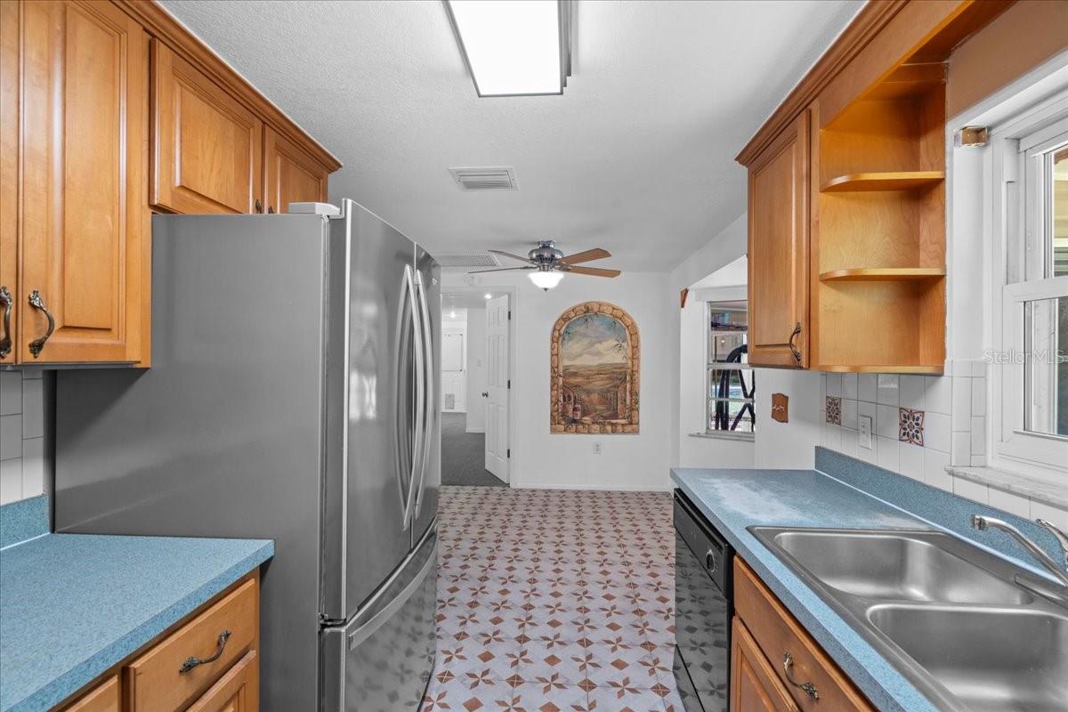 Image 8 of 62 For 7095 South Street