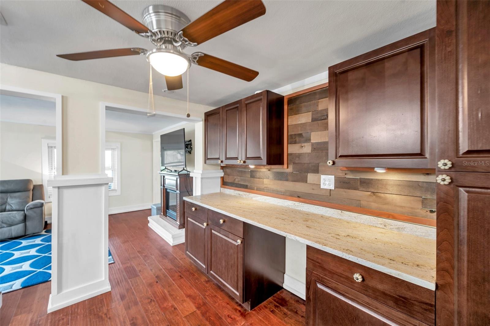 Image 11 of 57 For 1111 32nd Street N